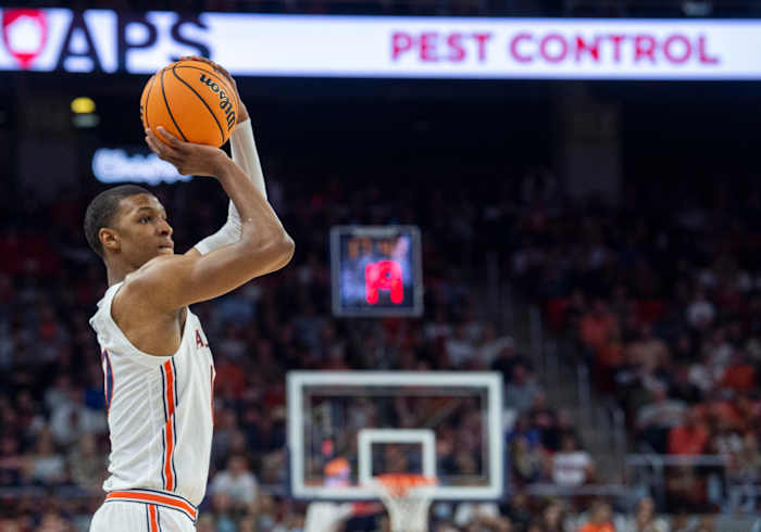 Auburn Tigers forward Jabari Smith (10) takes a jump shot as Auburn Tigers take on Vanderbilt Commodores at Auburn Arena in Auburn, Ala., on Wednesday, Feb. 16, 2022.